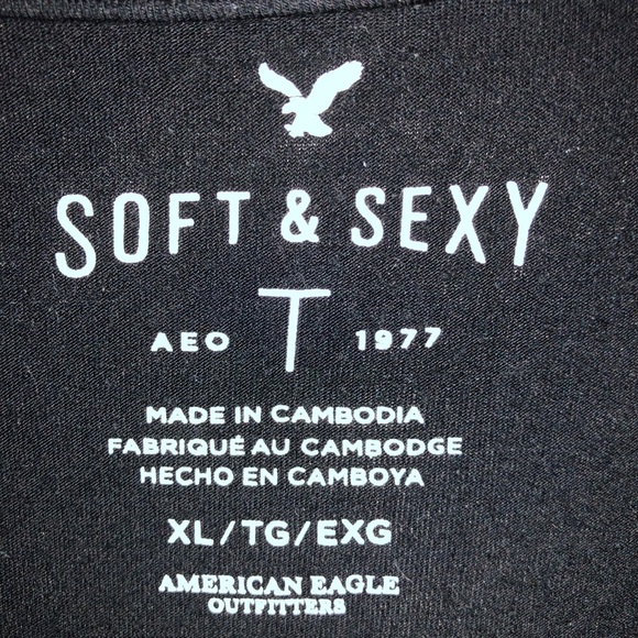 Classic black tee - Picture 2 of 3